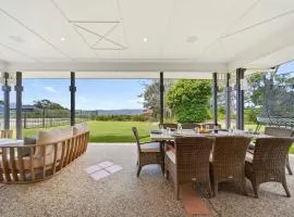 Coastview Manor - Family Hinterland Retreat