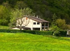 Cascina Bruna villa con giardino in Val Trebbia