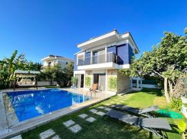 4room villa with pool in Alaçatı, отель в Чешме
