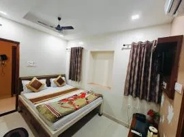 CN Comforts Hotel & Dormitory