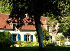 Chambre d'Hôtes La Ferme du Pré-Martin、La Génevraieのホテル