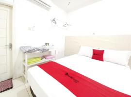 RedDoorz Syariah at Homestay Al Mustaqim Magetan, Hotel in Magetan