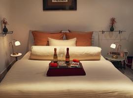 Historic Town Luxe and Epic View, homestay in Clausen