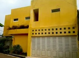 Penginapan Rumah Kuning Syariah