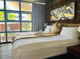 Stratfords Guest Suites