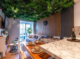 Open Mind Property - 4 BR, Hot Tub & Free Parking