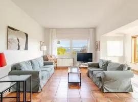 Casa con Jardín Enorme y Vistas Espectaculares Cerca de Pechon