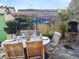 Charmante villa entièrement rénovée, dans le centre du village