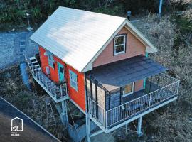 ist villa 07 Hilltop Lookout Sleeps 7, hotel v destinaci Bizen