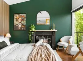 Stylish 2BR w Pool with Spa in central Daylesford