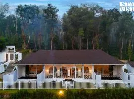 StayVista at Mudra Tattva - Pvt Pool,Lawn,Jacuzzi 2BR Luxury Rooms