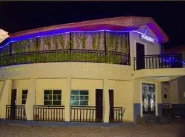 Gracefield Hotel& Suites