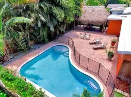 Hidden Gem Vacation Villa w Private Pool & TikiHut