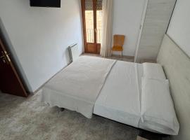Hostal Marcela Berge, hotel a Berge