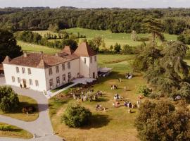 Château de Mauhic - 15th century, hotel a Loubédat