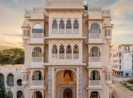 The Classic Crown- Near Lake Pichola