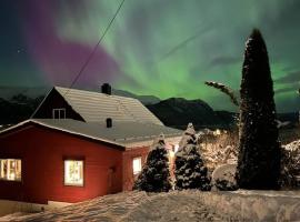 Casa Hauge - Fjord View, ξενοδοχείο σε Sandane