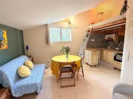 Provençal Getaway Pool Studio Hiking