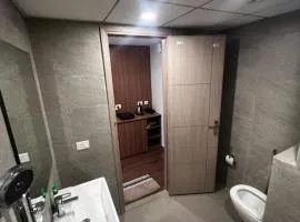 street dream home stay omaxe itc Alpha 2