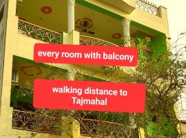 Anukampa Paying Guest House, guest house in Agra