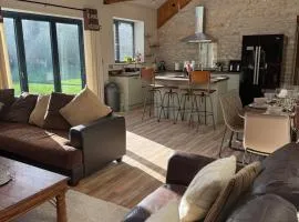 Trendy Barn Conversion Families & Groups Sleeps 8