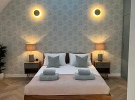 Luxury Designer Boutique Annexe - Walk to Award Winning Pub