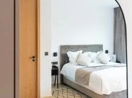 Luxury Stay Free Breakfast Heated Pool & Spa