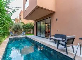 Luxury Stay Free Breakfast Heated Pool & Spa