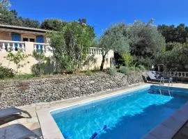 3 Bedroom Lovely Home In Colonzelle