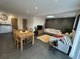 Brain Properties Limited - Contractor and Leisure Stay 4 Bedroom all ensuite house with Parking