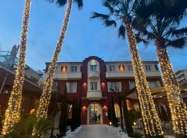 Hotel Royalmar - Nouveau propriétaire, beach hotel in Cagnes-sur-Mer
