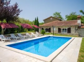 Gemütliches Ferienhaus In Ružići Mit Offenem Kamin