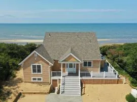 Waterfront Private Beach Panoramic Views