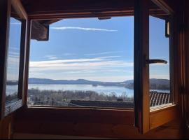 Quadrifoglio House, ξενοδοχείο σε Gavirate