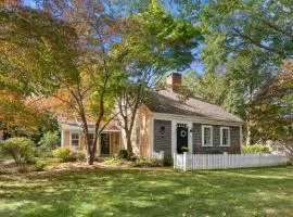 Steps From Downtown Minutes From Grays Beach