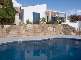 Golden Hour Villa by Nomads, hotel en Tala