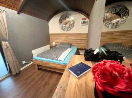 ESZLA 1 Apartman Free large secure parking, place to stay in Debrecen