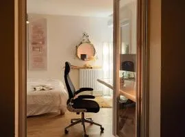 Face au Métro 14, Chambre avec balcon et vue sur jardin, 5 min Orly, 7 min Paris