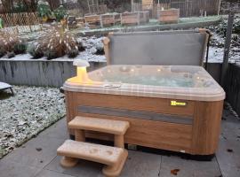 埃皮斯随想住宿加早餐旅馆，位于弗朗科尔尚的带热水浴缸的酒店