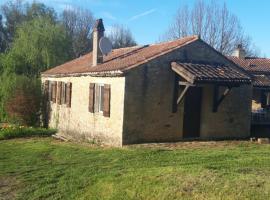 G&icirc;te de la source, вилла в городе Cassagnes