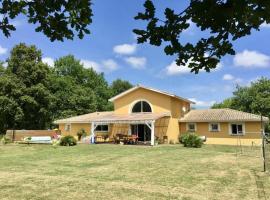 VillasHomeClet - Villa Côte & Lac, Hotel in Naujac-sur-Mer