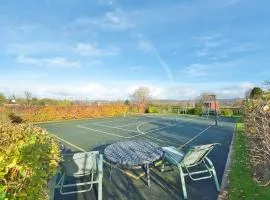 Magnificent Getaway - Tennis, Climbing & More!