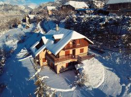 VILLA PINHA - Beautiful mountain villa with views, hotel di Eygliers