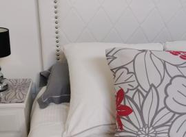 Studios MISTRAL21 en Camargue, hotel in Salin-de-Giraud