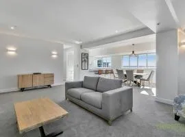 QV Stays Elegant City Apartment on the Square