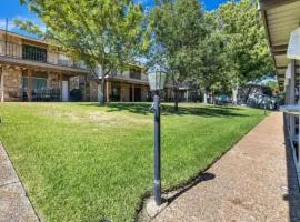 Waterfront Getaway Lake Access Deck BBQ Grill