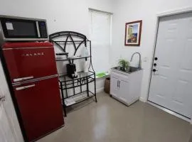 1br 1ba Duplex on 29th