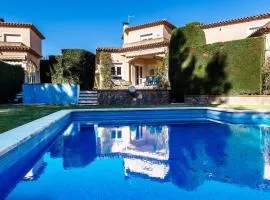 Al Alba - Serene escape with shared swimming pool