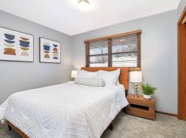 Fresh and Fabulous in Fridley-3, hotel a Fridley