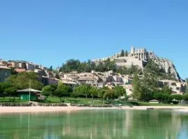 Maison La Placette, Plan D'eau